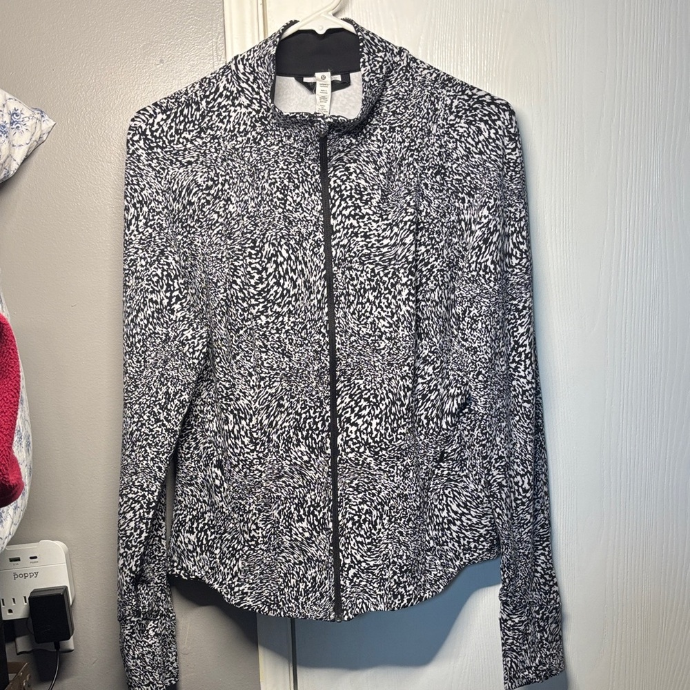 Lululemon Black and White Patterned Jacket